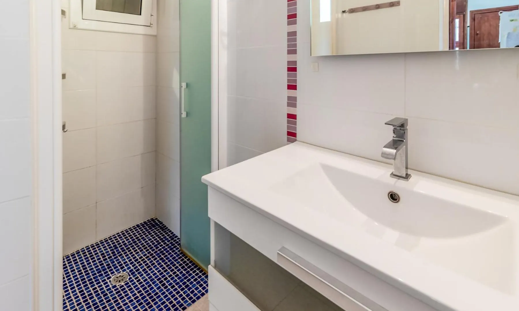 Carboneras 45 Apartamento Con Terraza Girona